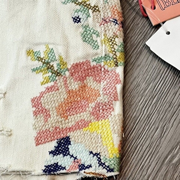 Blank NYC Big Girl's Closer Together Cross Stitch Embroidered Shorts Sizes 10/14 - Picture 8 of 16